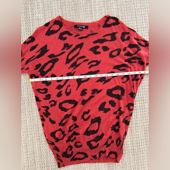#83 Women's Forever 21 Cheetah Print sweater in rust/black Size S/P. PTP - Picture 2 of 6